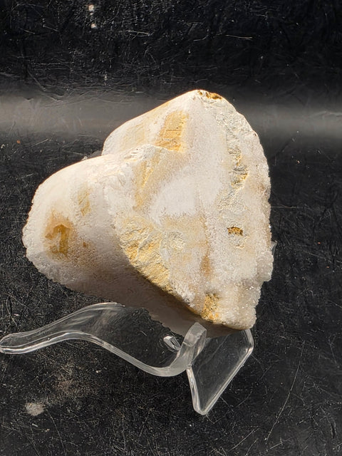 White pearl aura quartz heart! 4.3 ounces, 2.4 inches wide, 2.1" tall