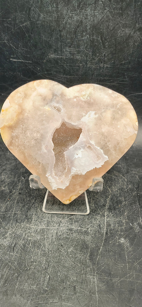 Druzy flower agate heart! 5.6 ounces, 3.3 inches wide, 2.9" tall