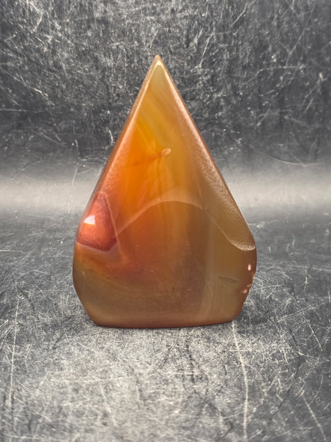 Agate tear tower! 3.8 ounces, 2.8 inches tall, 1.9 inches wide