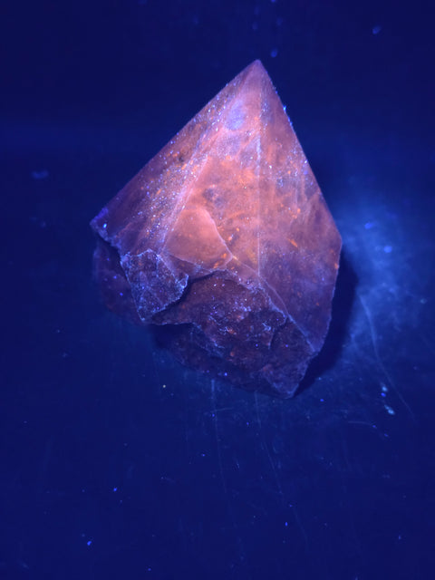 Sodalite polished top point! 12.2 ounces, 3.2 inches tall, 3" wide