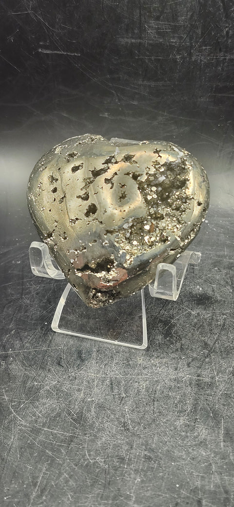 Pyrite heart! 4.8 ounces, 2.25 inchs wide, 2.25 tall!