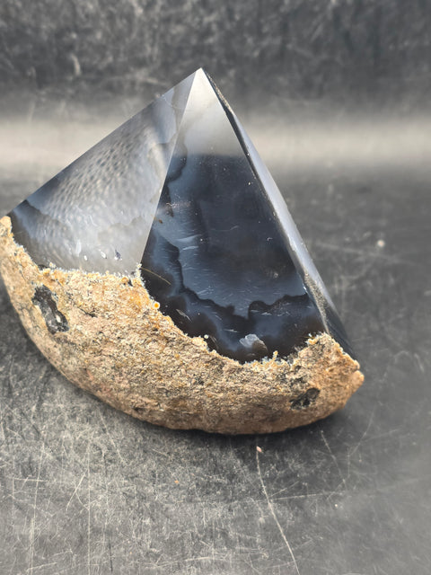 Druzy agate polished top point! 12.5 ounces, 3.7 inches wide, 3" tall