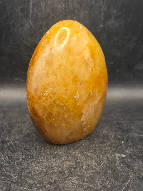 Golden healer free form! 1 pound, 3.3 inches tall, 2.9 inches wide!