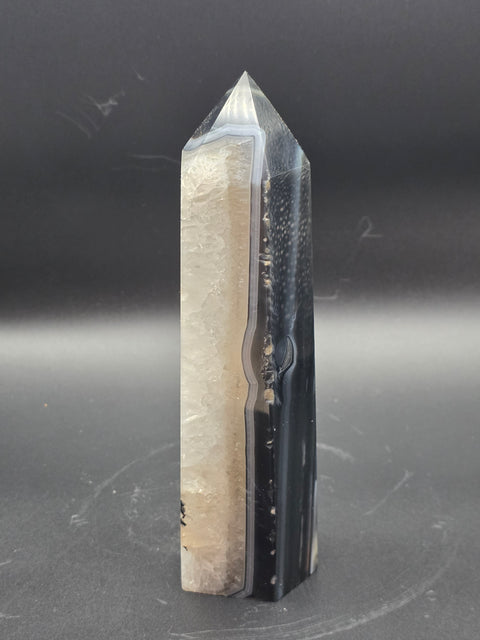 Large black and white striped agate tower! 6" tall, 1 pound!