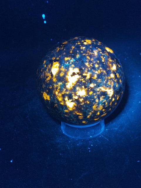 Flame stone sphere "yooperlite"! 60mm, 2.3 inches, 10.4 ounces