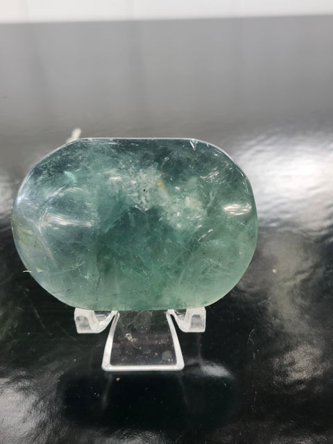 Green florite palm stone! 3.4 ounces, 2.5 inches wide, 1.8 tall