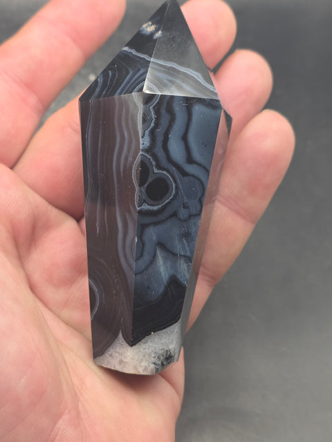 Agate tower point! 3.7 inches tall, 5 ounces