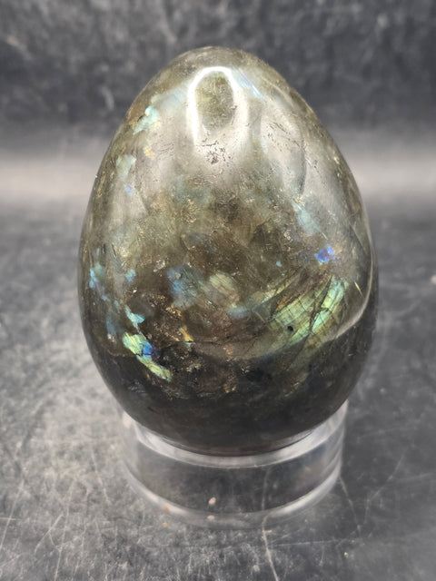 Labradorite egg! 11.4 ounces, 2.9 inches tall, 2.1 inches wide