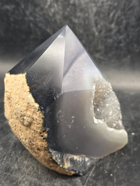 Druzy agate polished top point! 14 ounces, 3.4 inches tall, 2.7" wide