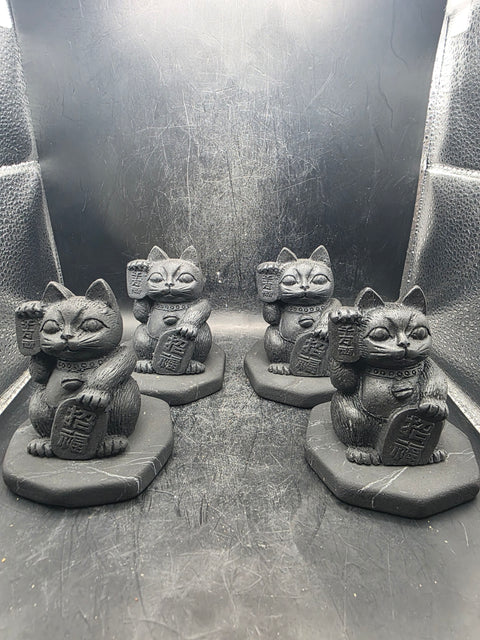 Maneki neko shungite figurine! 6 ounces, 3 inches tall!