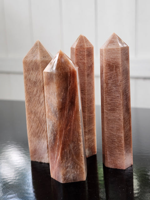 Peach moonstone tower! 3.1 inches, 2 to 3 ounces