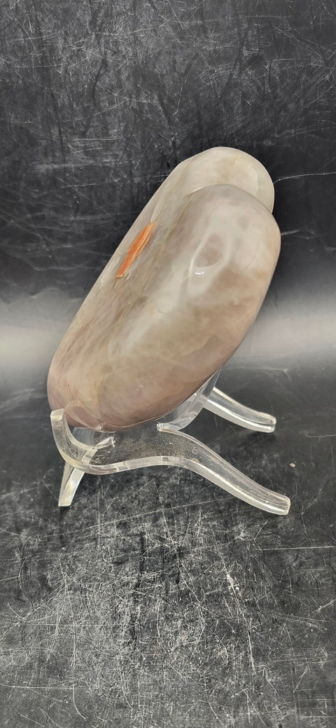 Rose quartz heart! 8 ounces, 3.25 inches wide, 3 tall, .91 thick