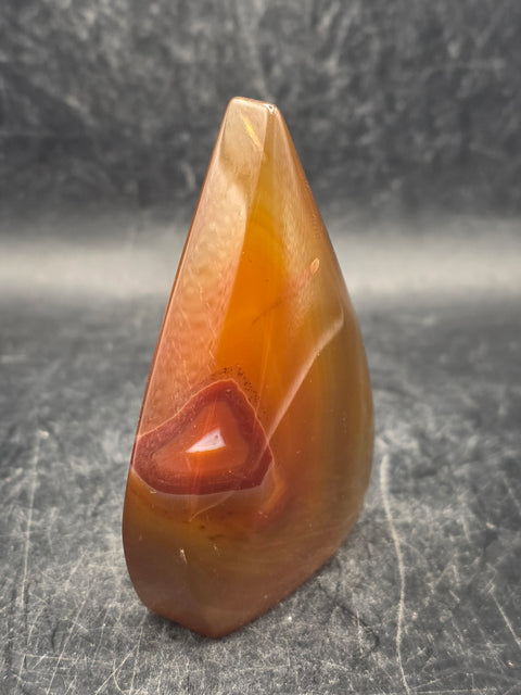 Agate tear tower! 3.8 ounces, 2.8 inches tall, 1.9 inches wide