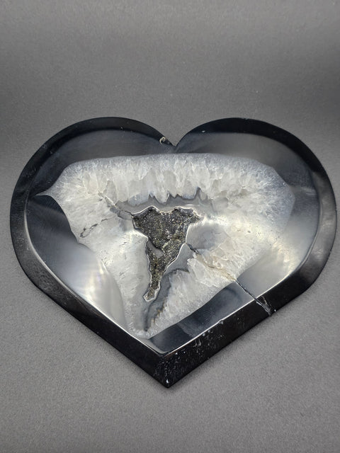 Large Druzy agate heart! 12.2 ounces, 5.5 inches wide 4.5" tall