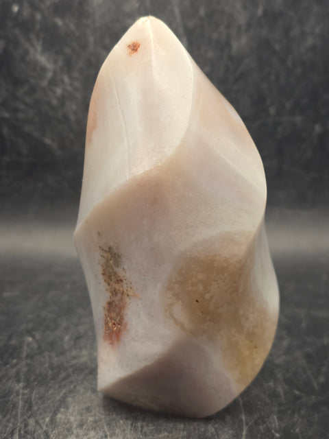 Flower agate flame tower! 11.1 ounces, 3.8 inches tall, 2.1" wide