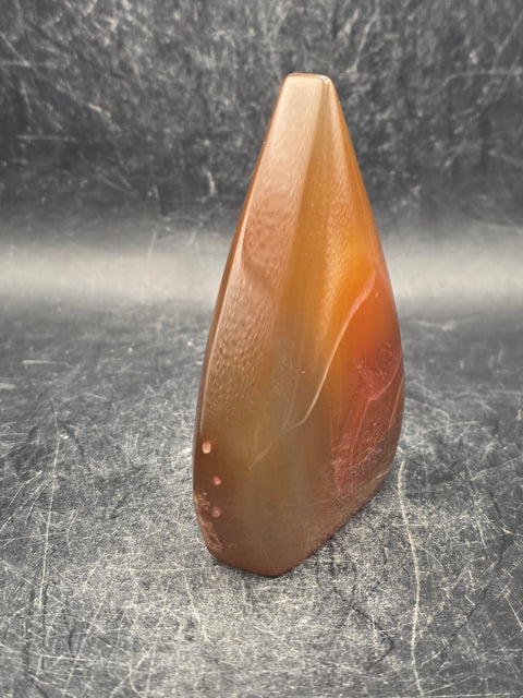 Agate tear tower! 3.8 ounces, 2.8 inches tall, 1.9 inches wide