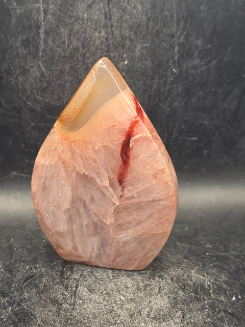 Agate tear tower! 5.4 ounces, 3.3 inches tall, 2.3 inches wide!