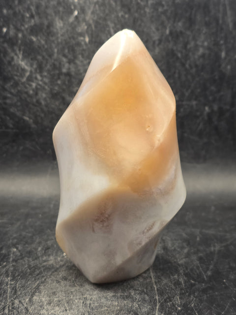 Flower agate flame tower! 11.1 ounces, 3.8 inches tall, 2.1" wide