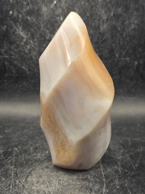 Flower agate flame tower! 11.1 ounces, 3.8 inches tall, 2.1" wide