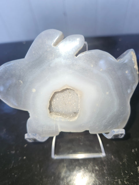 Druzy agate rabbit carving! 4.5 ounces, 3.5 inches wide, 2.5 inches tall