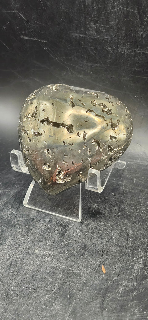 Pyrite heart! 4.8 ounces, 2.25 inchs wide, 2.25 tall!