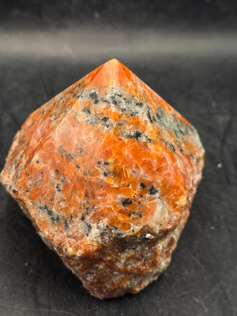 Sunstone polished top point! 14.5 ounces, 2.7 inches tall, 3 inches wide!