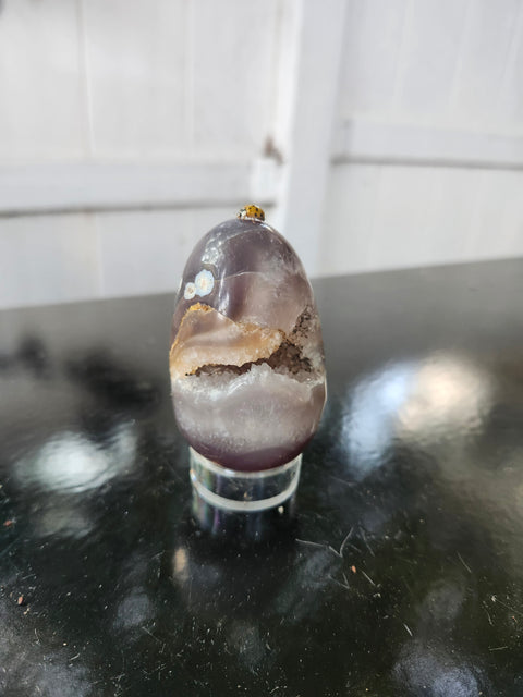Druzy agate egg. 5.2 ounces, 2.75 inchs