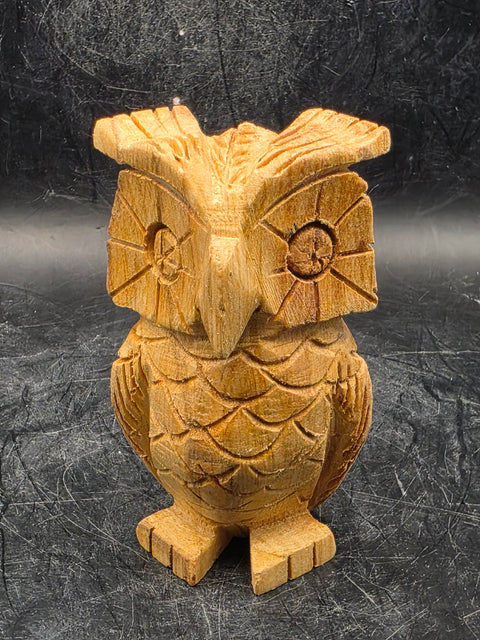 Palo santo hand carved owl figurine!! 2.9 inches tall