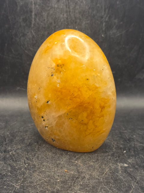 Golden healer free form! 1 pound, 3.3 inches tall, 2.9 inches wide!