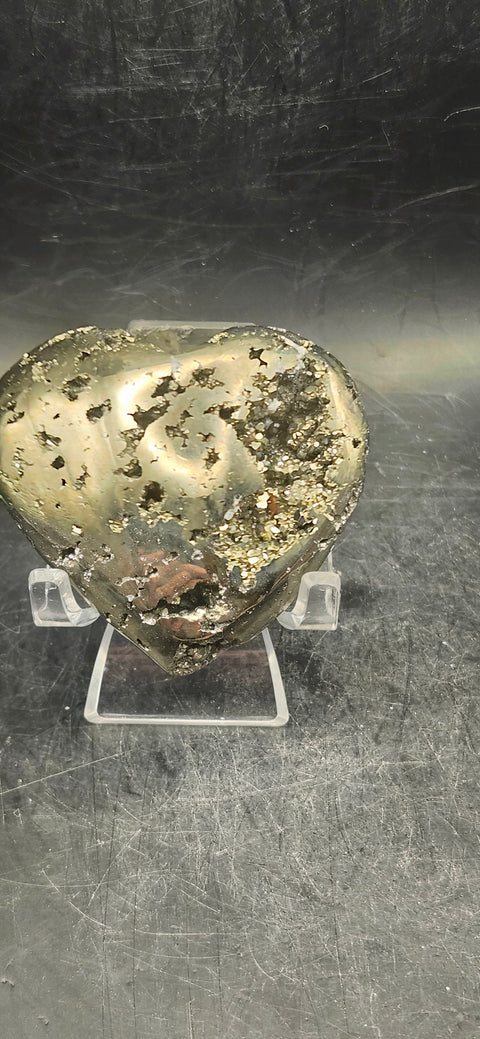 Pyrite heart! 4.8 ounces, 2.25 inchs wide, 2.25 tall!