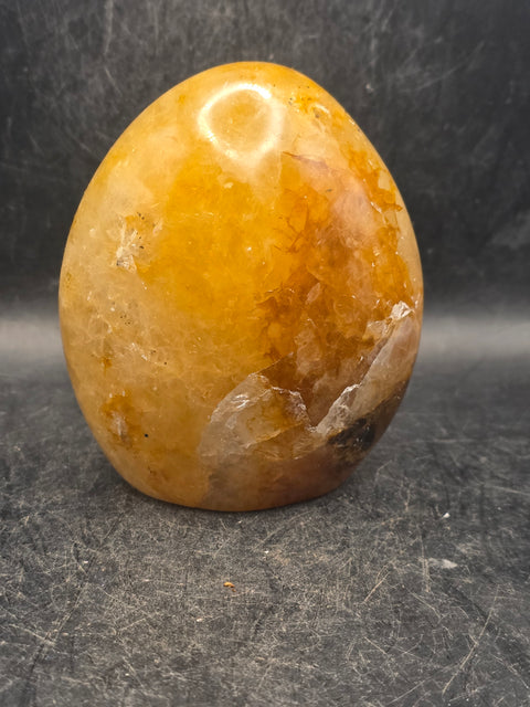 Golden healer free form! 1 pound, 3.3 inches tall, 2.9 inches wide!