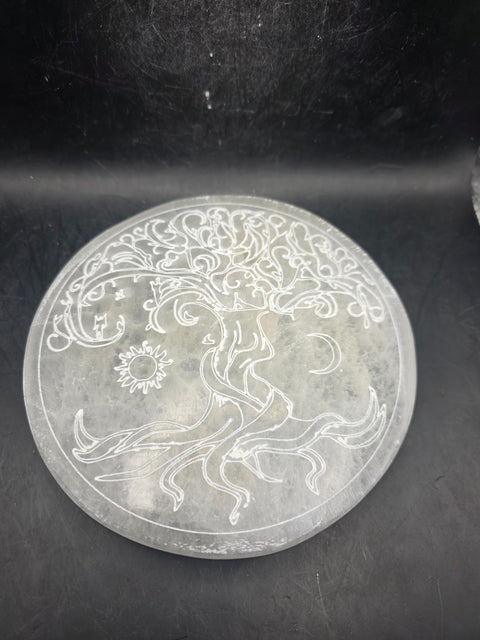 Etched tree of life charging plate! 5.5 inches wide!