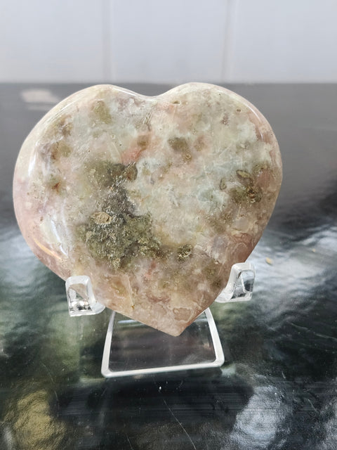 Flower agate heart! 3.5 ounces, 2.5 inches tall,2.3 inches wide