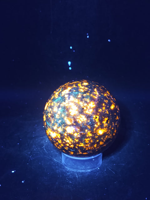 Flame stone sphere "yooperlite" 58mm, 2.2 inches, 9.6 ounces!