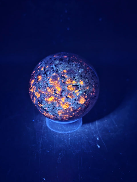 Flame stone sphere "yooperlite" 57.8mm, 2.2 inches, 9 ounces
