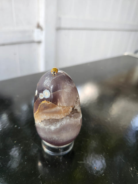 Druzy agate egg. 5.2 ounces, 2.75 inchs