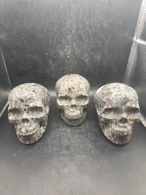 Flame stone skull! "Yooperlite" 1.3 pounds, 3.7 inches long, 2.7" tall