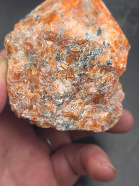 Sunstone polished top point! 14.8 ounces, 3.1 inches tall, 2.5" wide