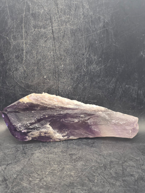Grade AA amethyst spear! 5.5 ounces, 5.5 inches long