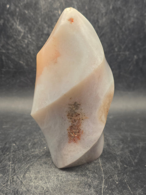 Flower agate flame tower! 11.1 ounces, 3.8 inches tall, 2.1" wide