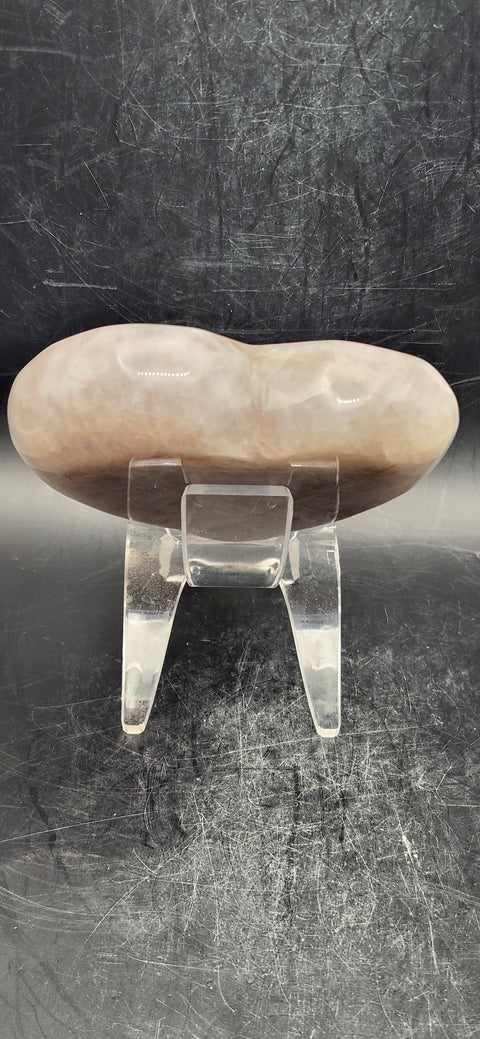 Rose quartz heart! 8 ounces, 3.25 inches wide, 3 tall, .91 thick