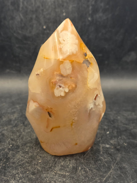 Flower agate flame tower! 9.8 ounces, 3.4 inches tall, 1.9" wide