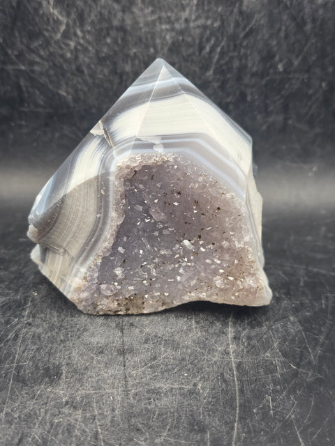 Druzy agate polished top point! 10.9 ounces, 2.8 inches tall, 2.7" wide