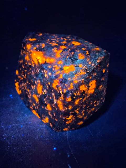 Flame stone "yooperlite" free form! 10.4 ounces, 2.7" wide, 2.4" tall