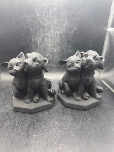 Shungite cat&dog! 8.7 ounces, 3.7 inches tall!