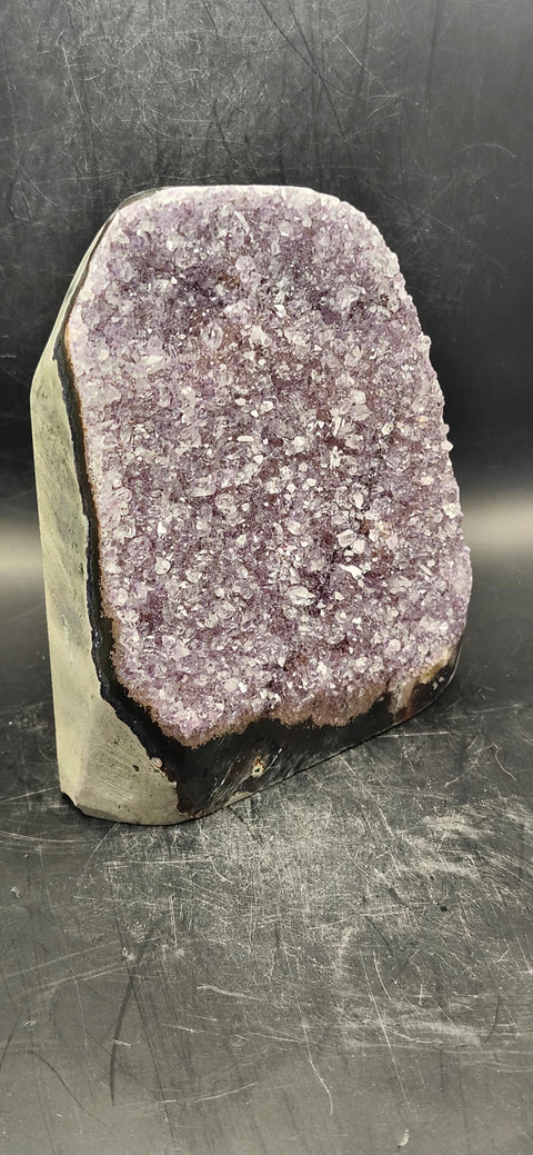 Amethyst cut base free form! 2.5 pounds, 4.75 inches tall, 4 wide, 3 thick
