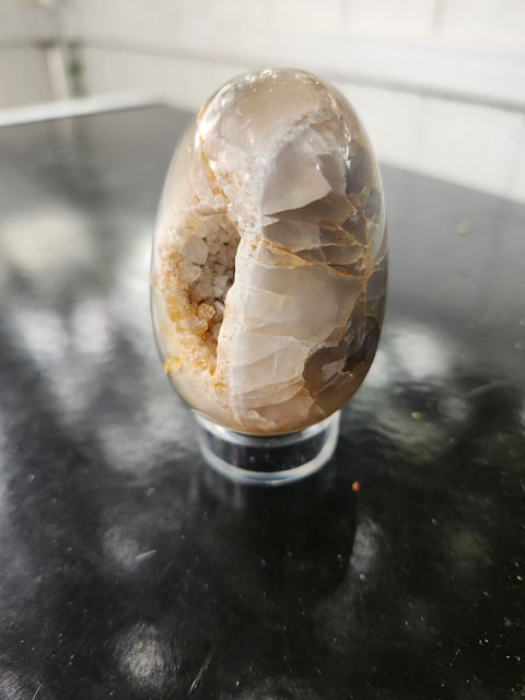 Druzy agate egg. 6 ounces, 2.75 inchs