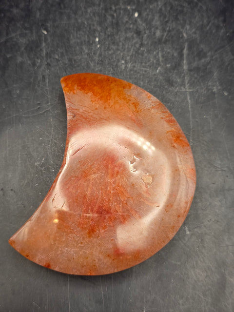 Agate moon! 4 ounces, 3 inches tall, 2 inches wide