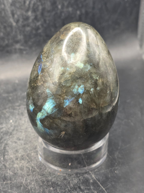 Labradorite egg! 11.4 ounces, 2.9 inches tall, 2.1 inches wide
