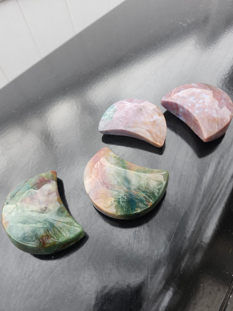 crystals spheres towers gemstones geodes skulls Amathyst rose quartz 